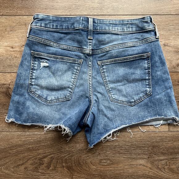 Universal Thread High Rise Midi Jean Shorts Women's 6/28 Blue Frayed Distressed - Picture 9 of 10